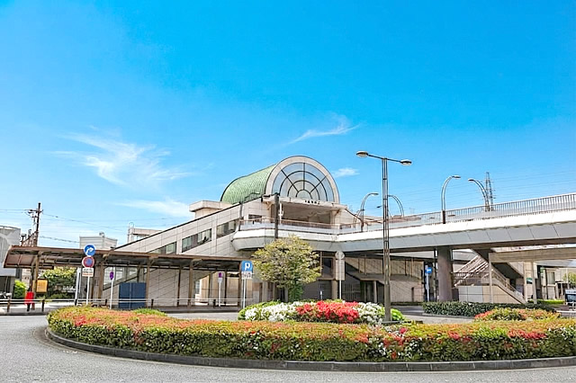 小作駅東口
